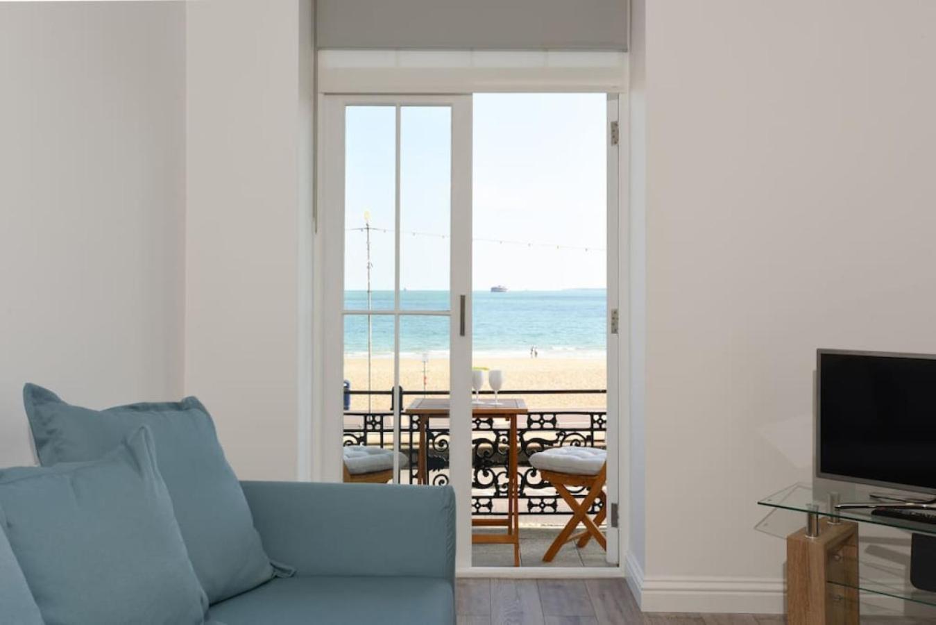 Air Maison - Stunning Beach Front Apartment Πόρτσμουθ Εξωτερικό φωτογραφία